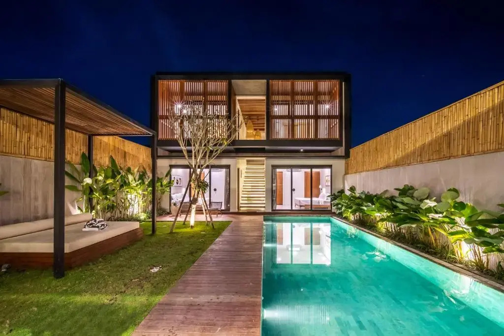 New 4 Br 5 Min Walk To Berawa Beach Enclosed Livng