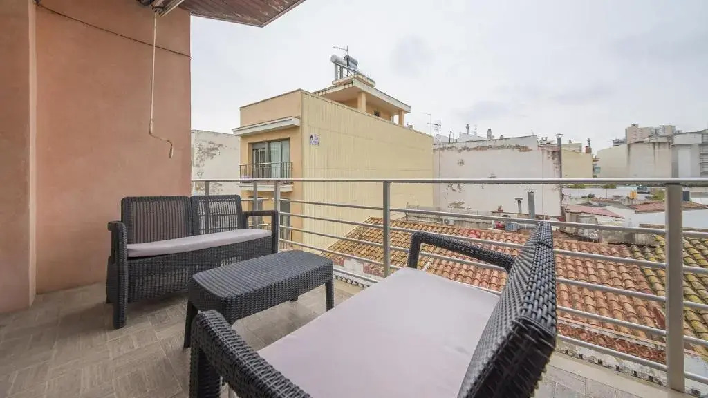 R28 Apartamento Montserrat 11-3