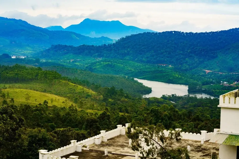 OYO 24059 Munnar Crown