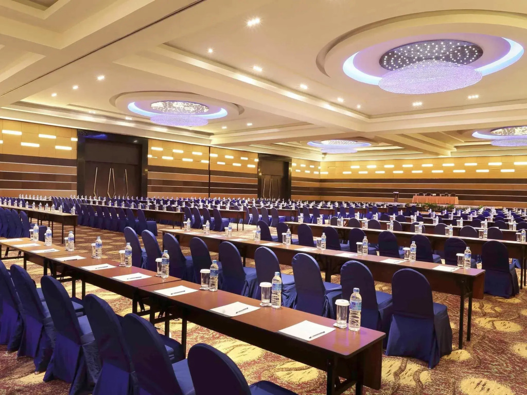 Отель Courtyard by Marriott Manado