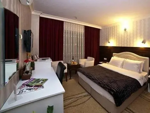 Envoy Hotel