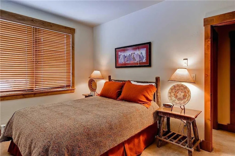 2208 Timberline Lodge, Trappeur's Crossing Apartment 4