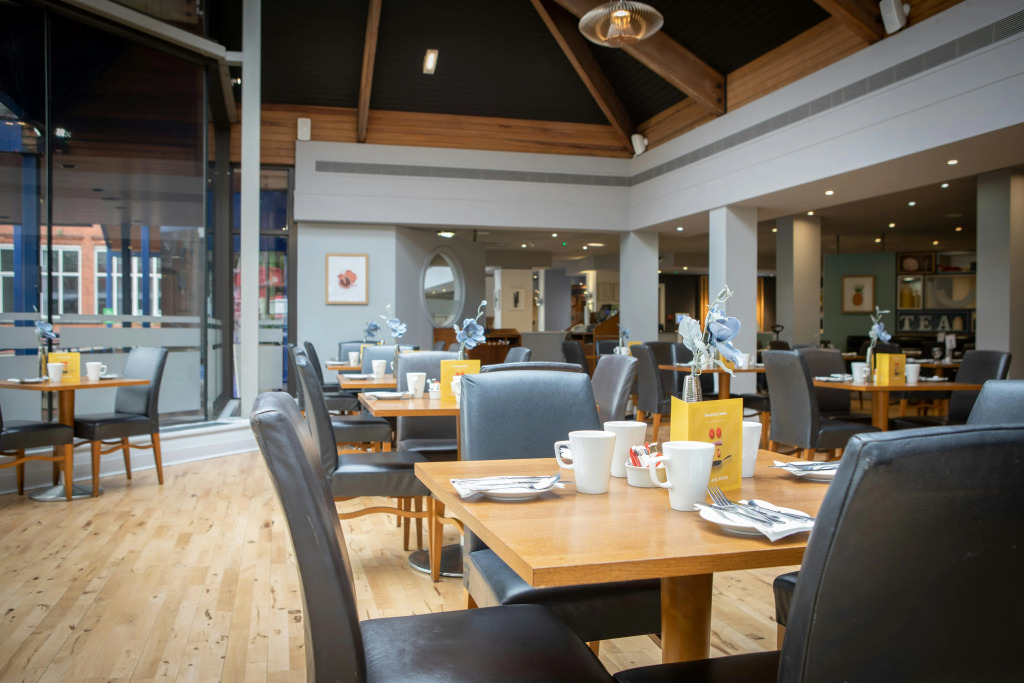 Holiday Inn Bolton Centre by IHG