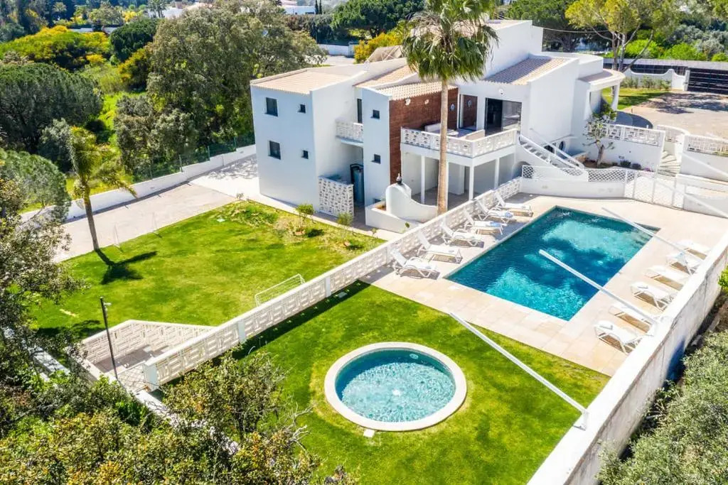 Villa Horizon Grande - Stunning Luxury villa great location sleeps 16