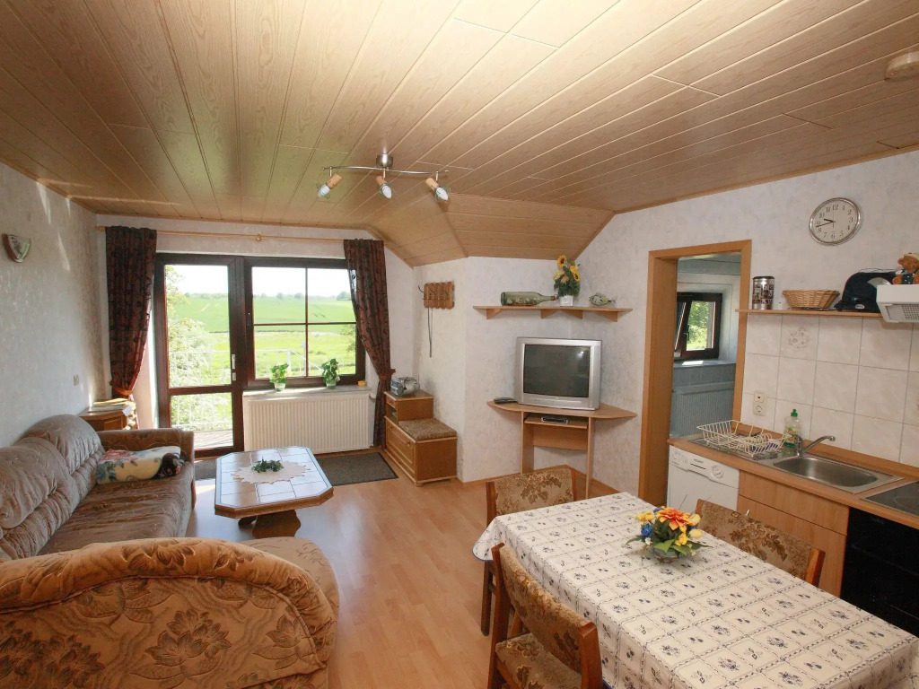 Ferienwohnung mit Terrasse in Kropelin