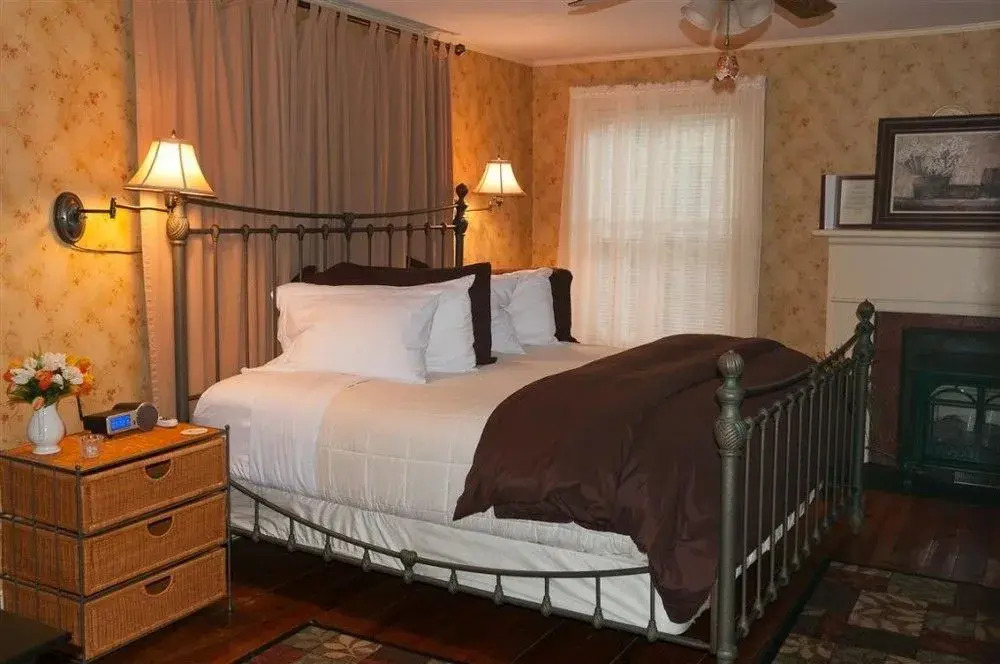 Hummingbird Inn