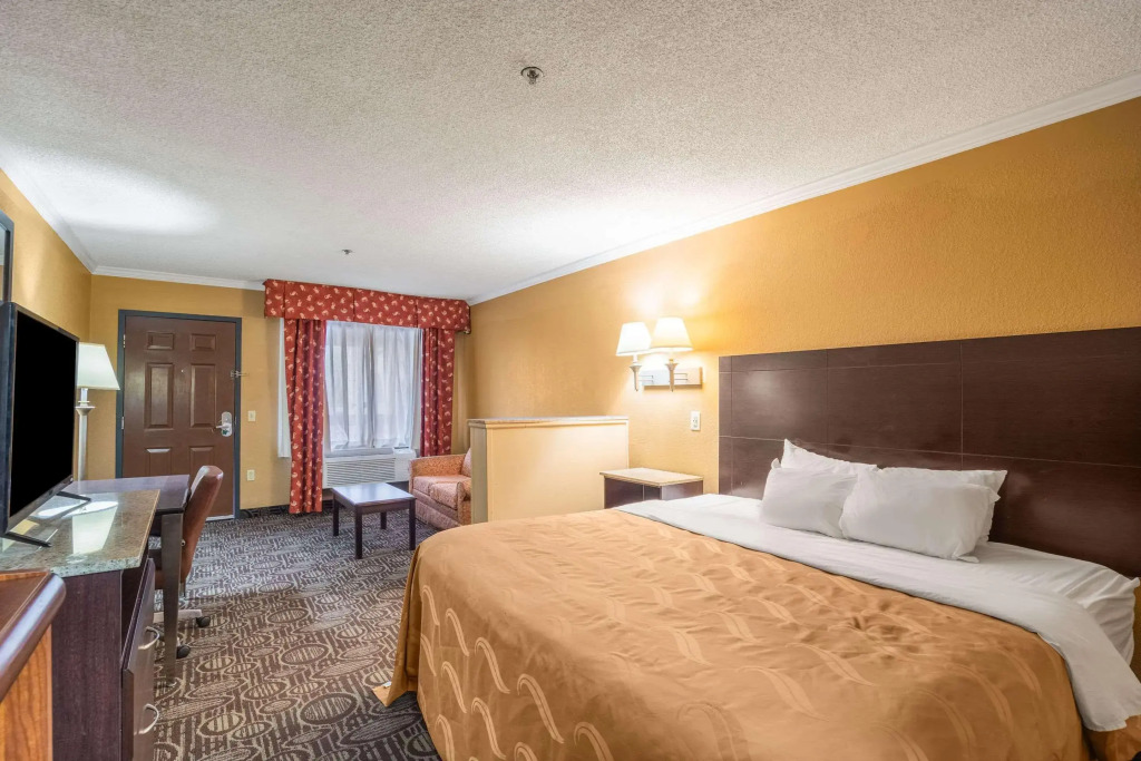 Quality Inn & Suites Ft. Jackson Maingate