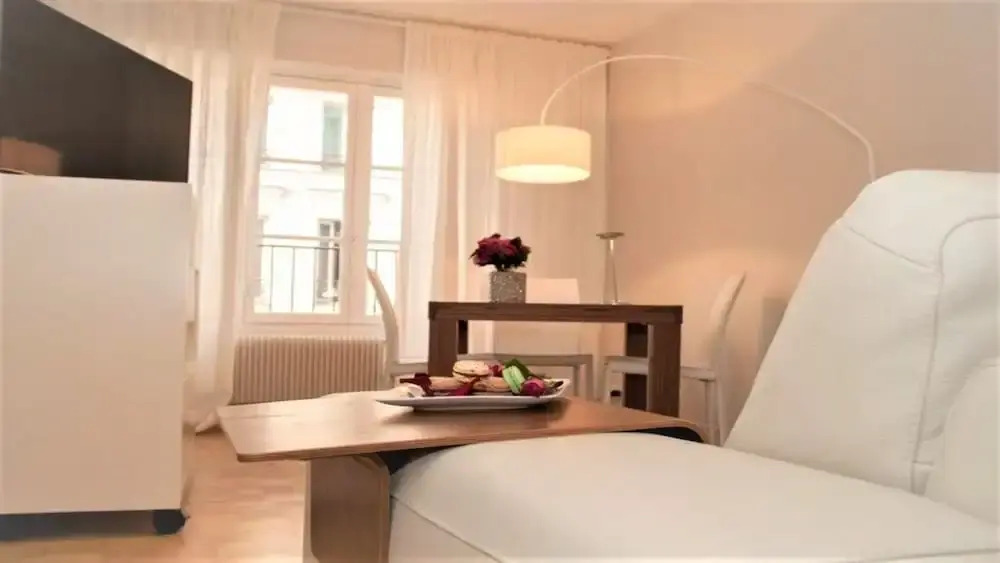 55 m2 with balcony in the 6th arrondiss.