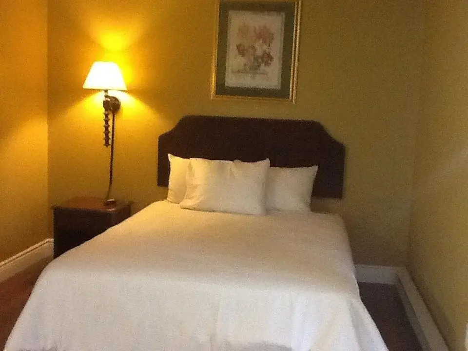 Knights Inn Oshawa
