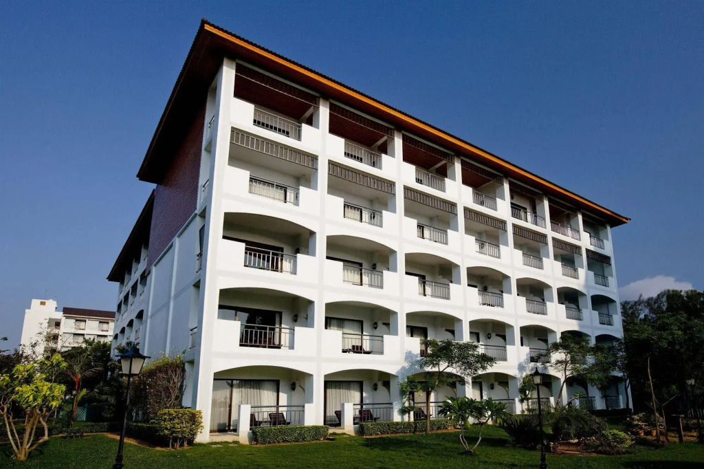 Pinnacle Grand Jomtien Resort and Beach Club