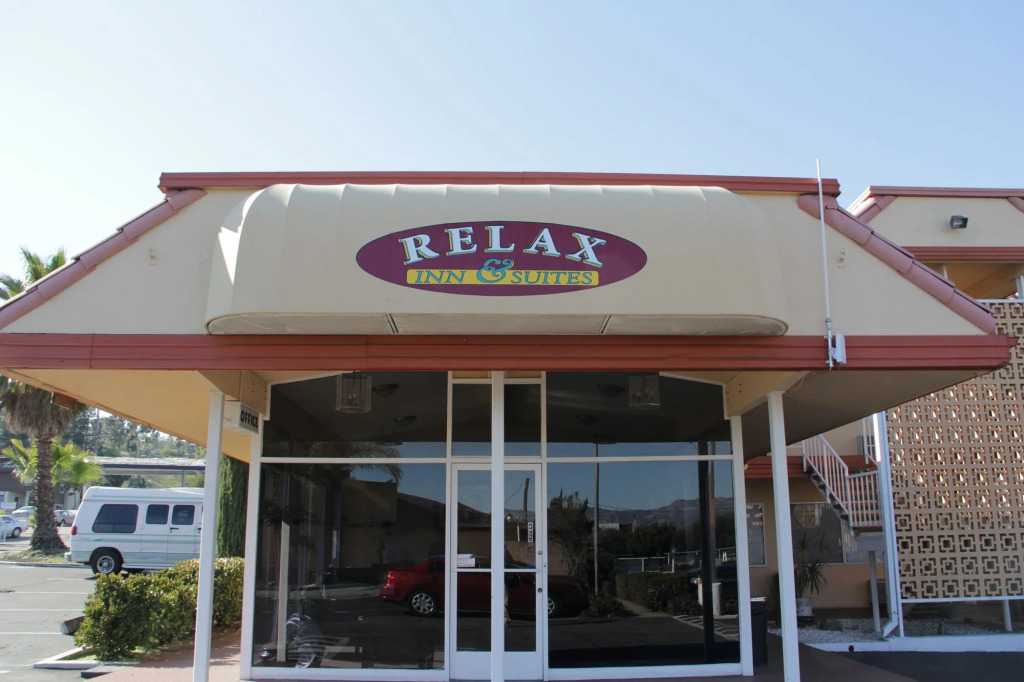 Relax Inn And Suites