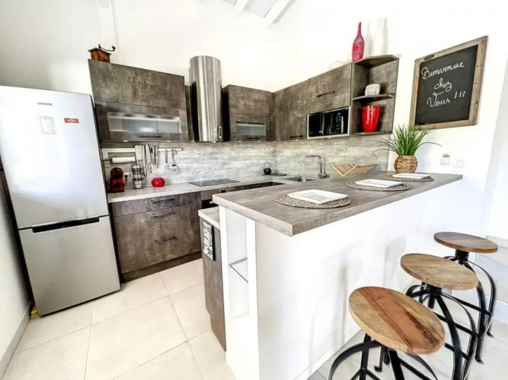 Villa Manoureva 10 min walk from Orient Bay Beach