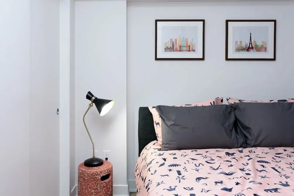 Gorgeous 1BR Sleeps 4 in Griffintown