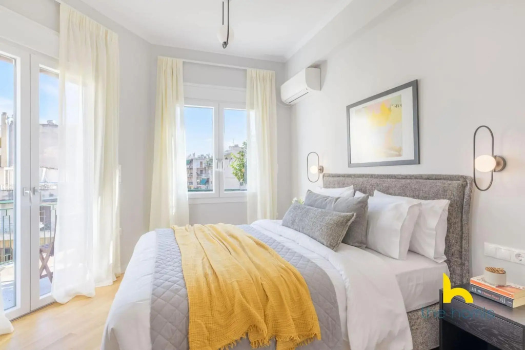 Sun-Splashed 2-BDR Corner Apartment with Hillside views!