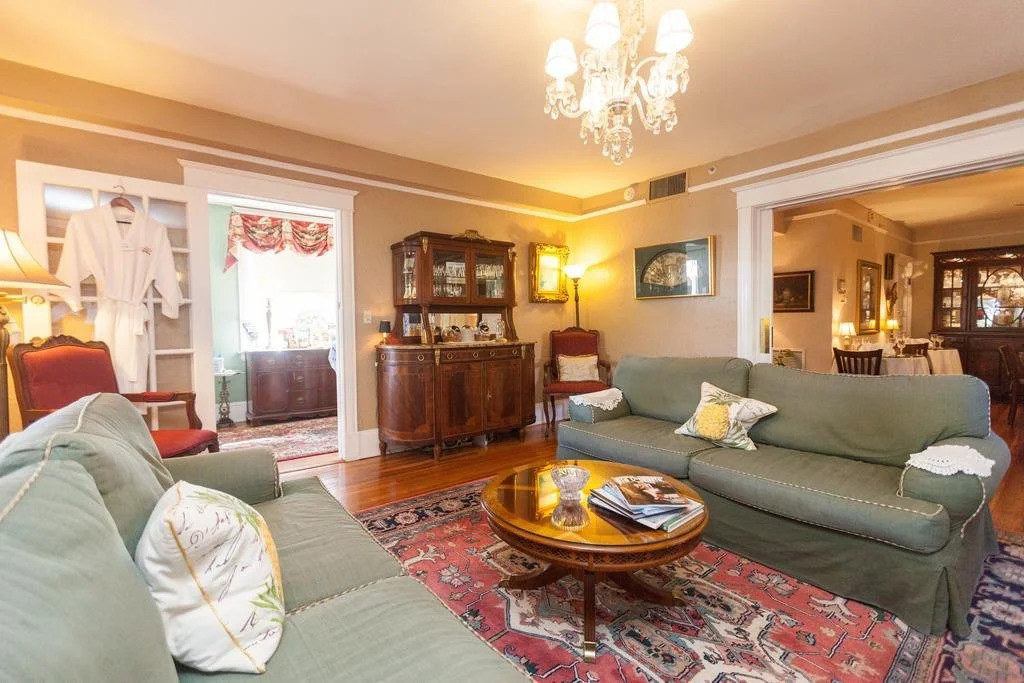 Inn on Charlotte Boutique Hotel