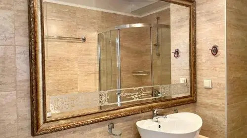 Bratanov Studio in Complex Harmony Suites 8