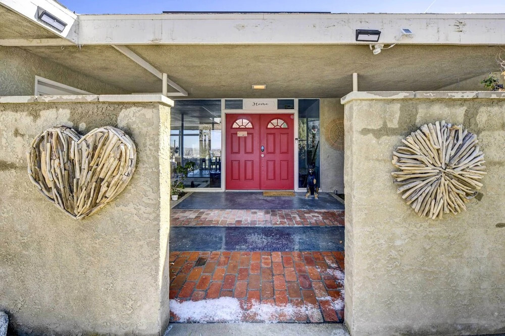 Tranquil Home w/ Pool - 14 Mi to Joshua Tree!