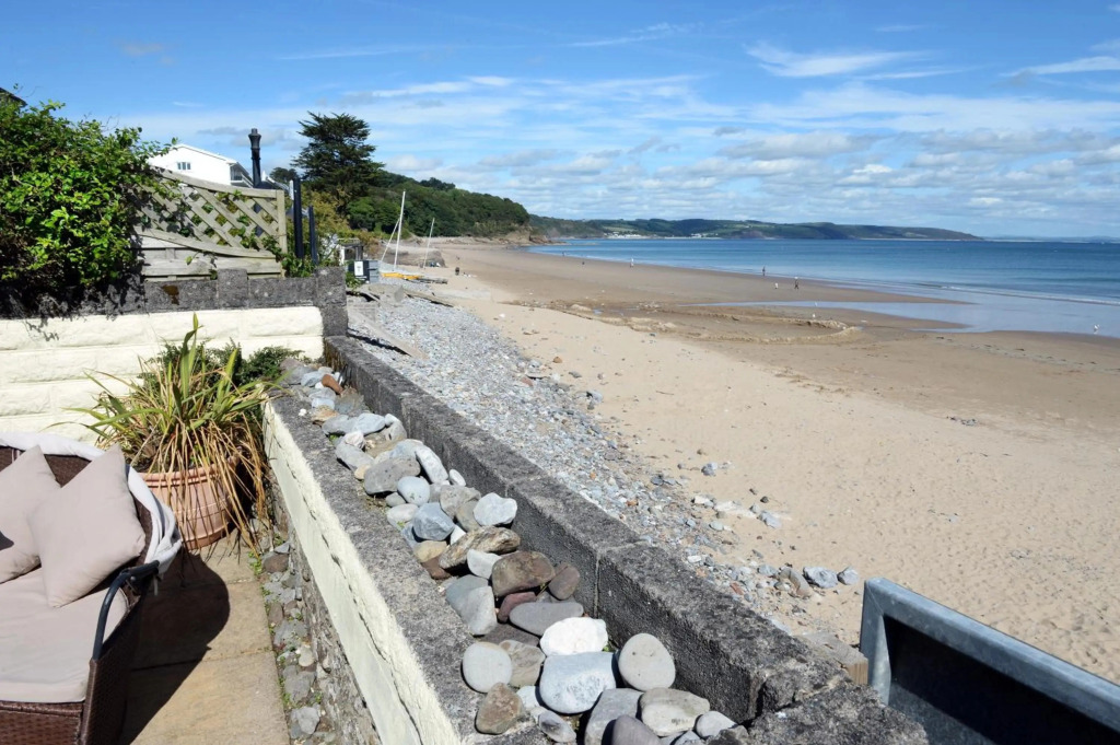 Gone to the Beach - Luxury Cottage Sea Views Direct Access to Beach Pet Friendly