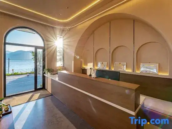 Wind also Cloud Luxury Intelligent Sea View Hotel -DoubleuCorridoriErhairHotelotel)