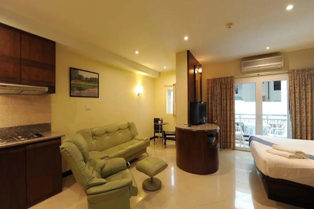 Whitehouse Condotel