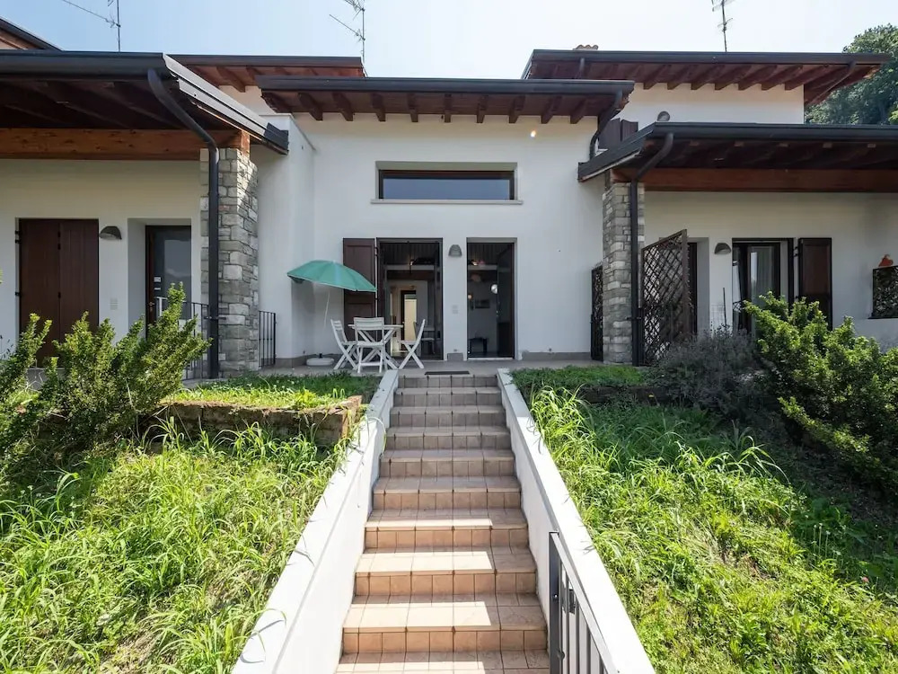 Lake-view Apartment in Silviano With Terrace and Garden