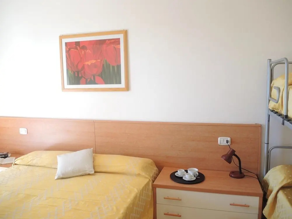Renovated Flat Next to the Beach-beahost