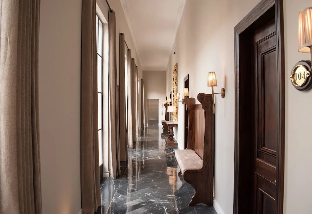 Hotel Plaza 79