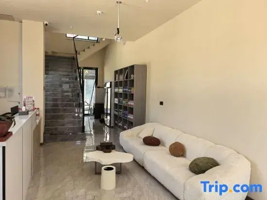 Rushan Rusu Homestay (Sailimu Lake East Gate Visitor Center)