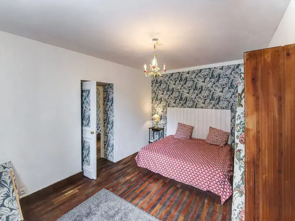 Traditional Holiday Home in Brinon sur Beuvron