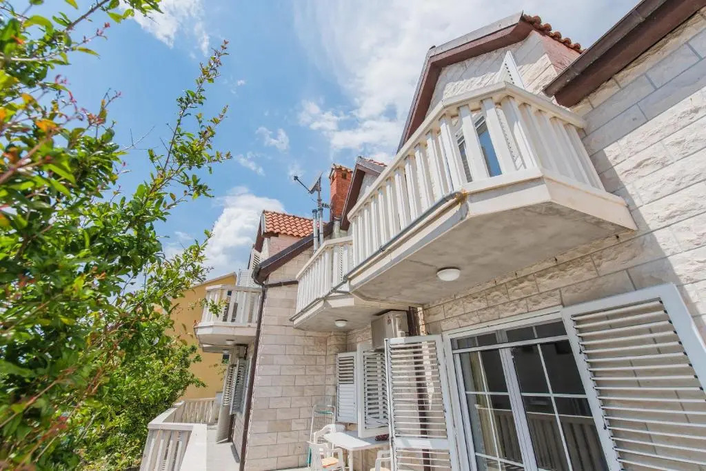 Villa Mandic
