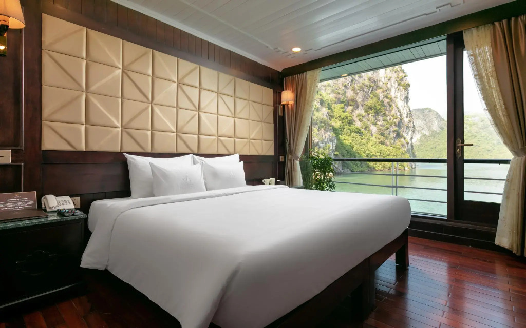 Hera Classic Boutique Cruise