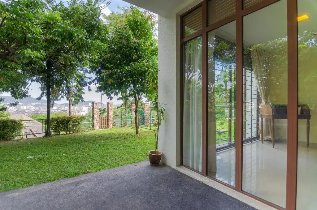 A Comfy & Cozy 2BR Home in Ukay Heights