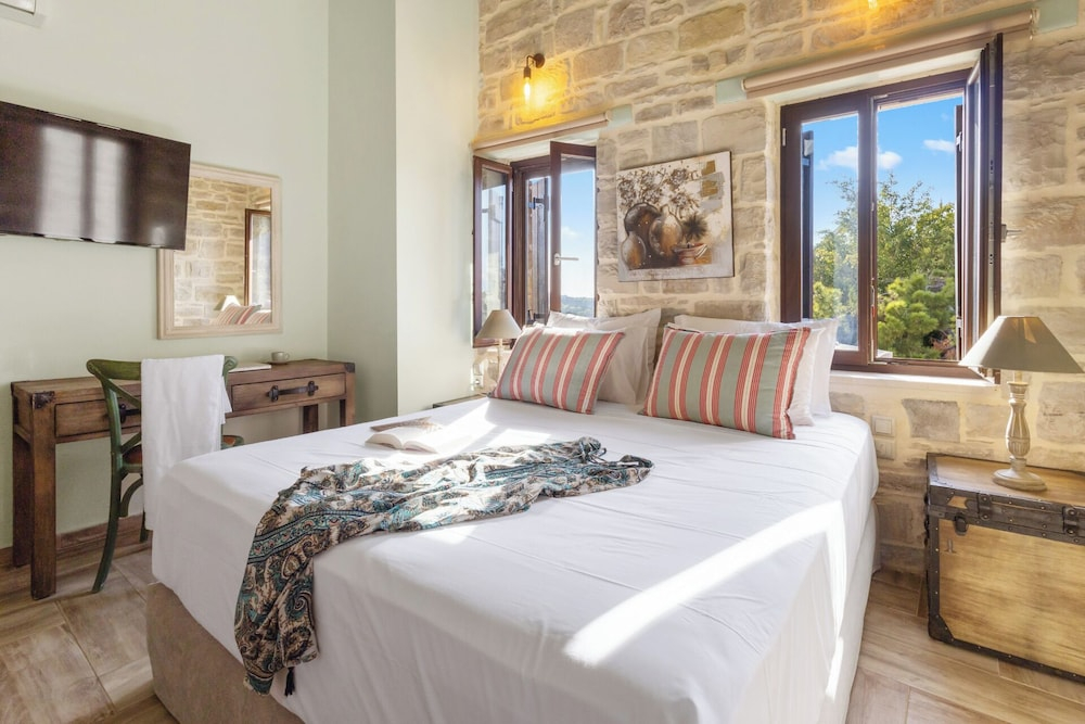 Phaistos Villas Elegant South Residence