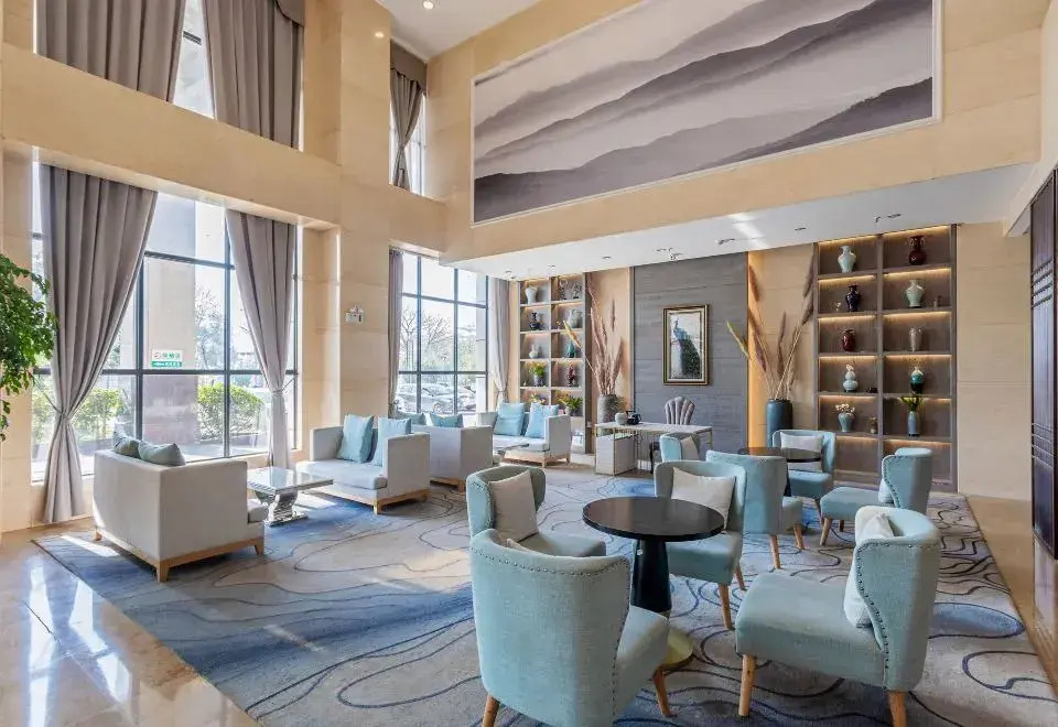Huaning Hotel