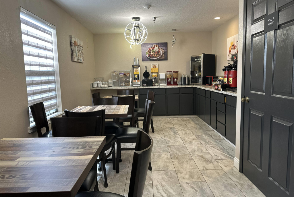 Super 8 by Wyndham Kinder/Coushatta near Casino