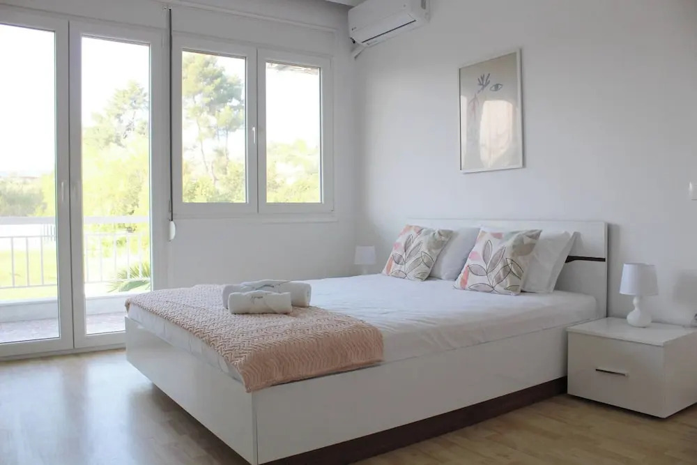 Villa Mare Azul - Luxury Beachfront Retreat in Hanioti, Halkidiki, Greece