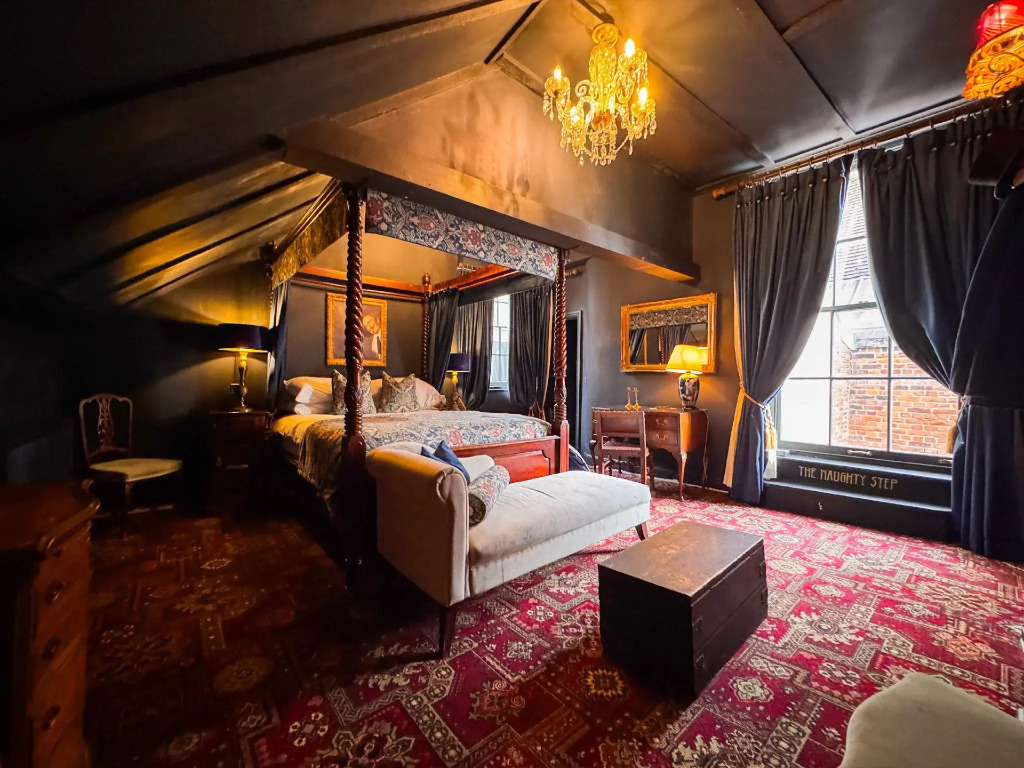Guy Fawkes Inn