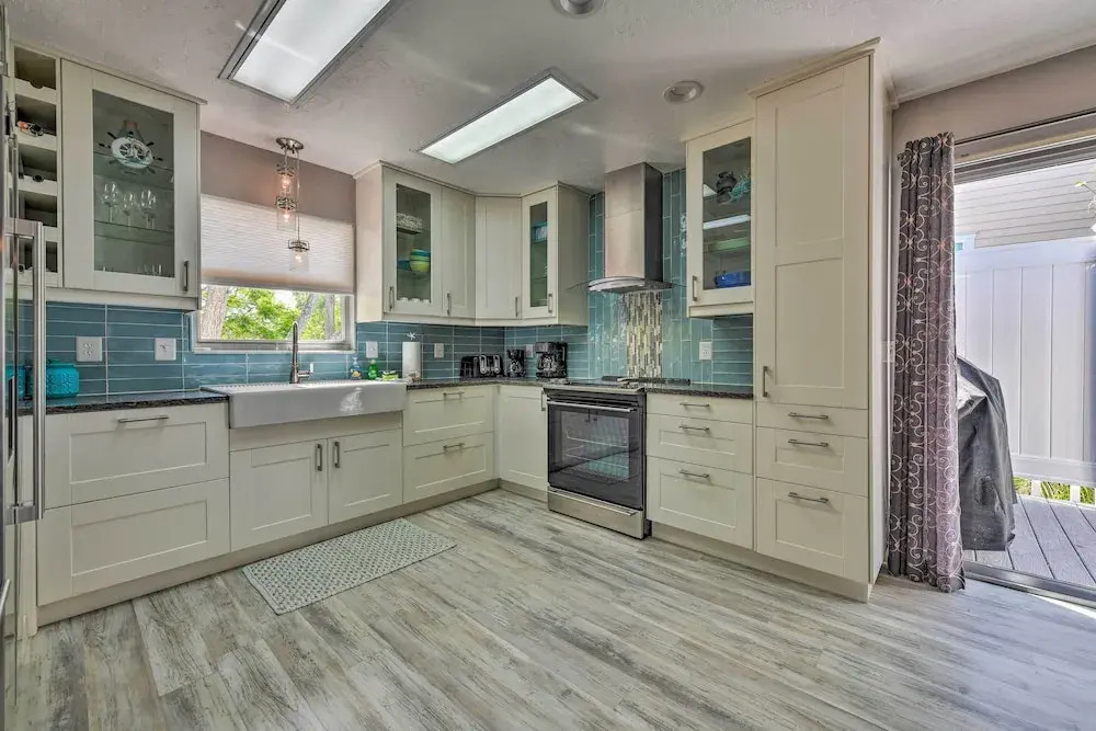 Canal-front Gem w/ Pool & Hot Tub in Anna Maria