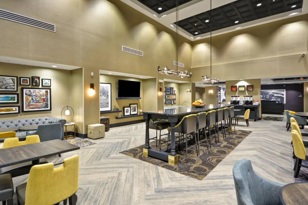 Hampton Inn & Suites Detroit/Warren
