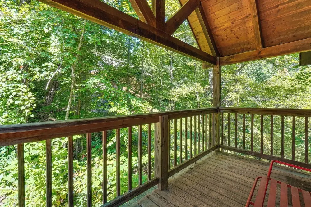 Hot Tub & Game Area: Rustic Cabin 5 Mi to Gsmnp