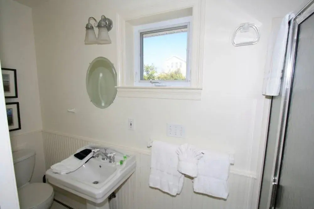 Sunday Cottage by Destin Getaways