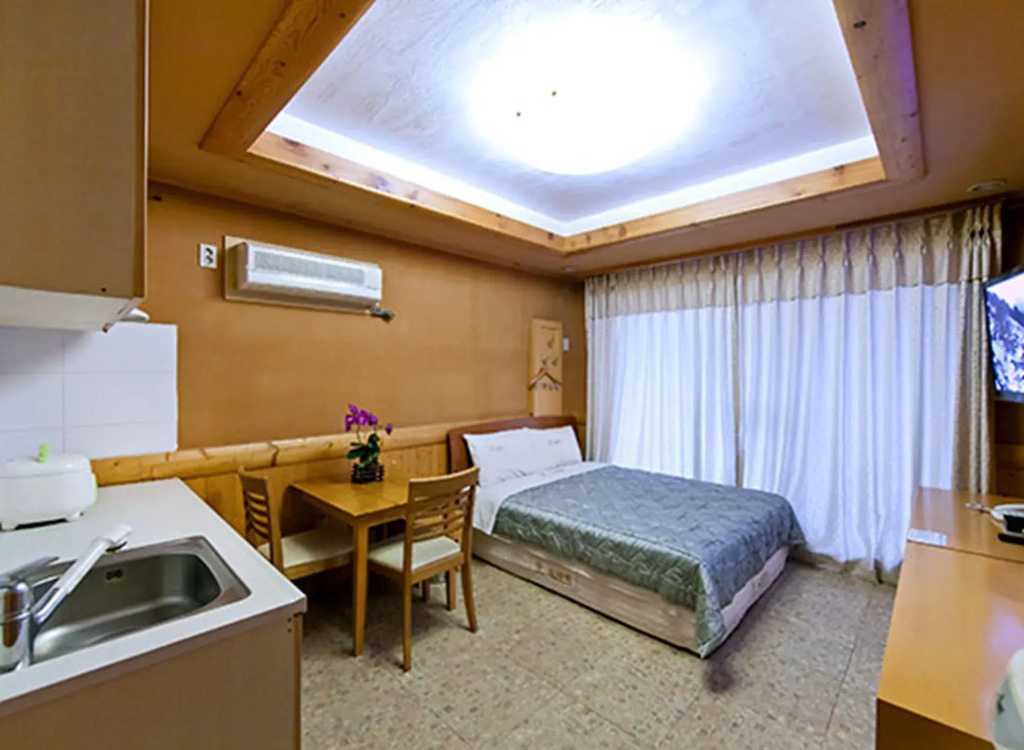 Drama Motel