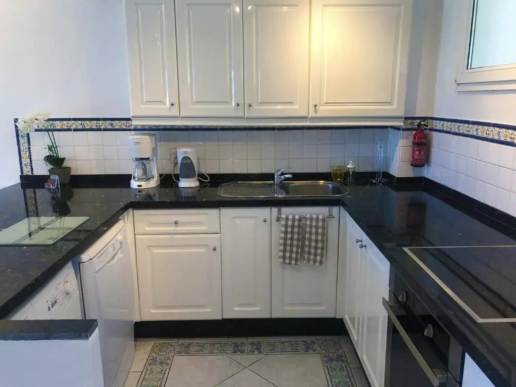Beach House with Direct Access To Calahonda Beach And Open Sea Views Cs183