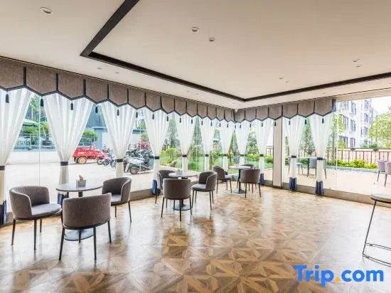 Yunzhishang Hotel (Weishan Ancient City Railway Station Store)