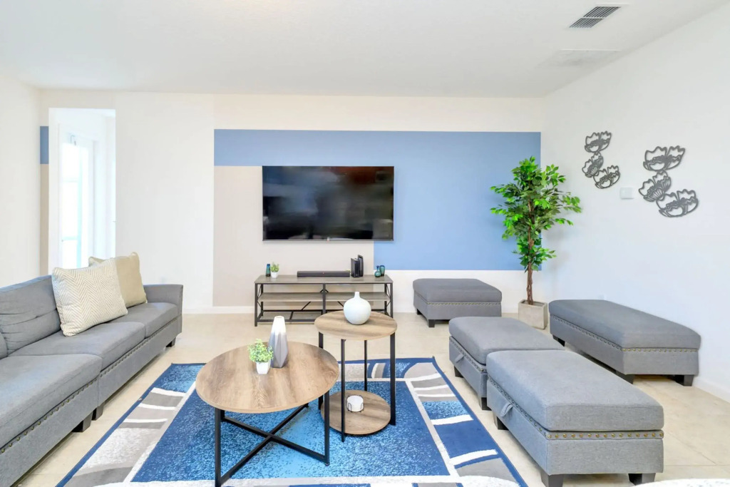 Upstay - 19 Guest Home w Pool  Games - Near Disney, Kissimmee