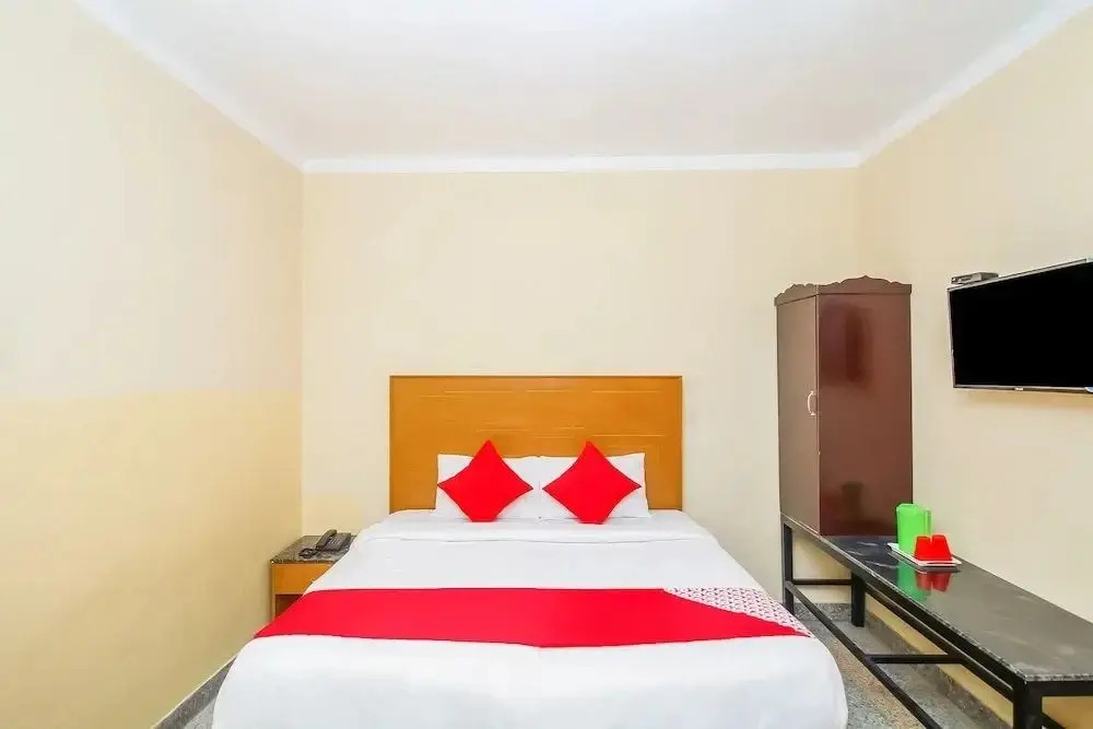 Sri Subbiah Inn By OYO Rooms