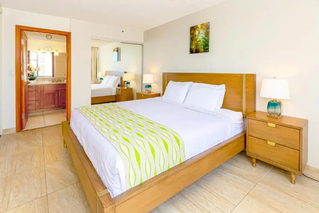35th Floor Condo with Ocean Views, Parking, WiFi, AC - Short Walk to Beach!