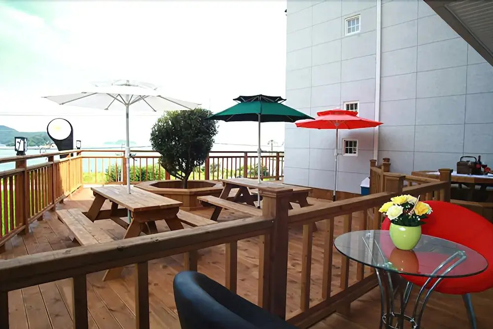 Geoje Solluna Pension