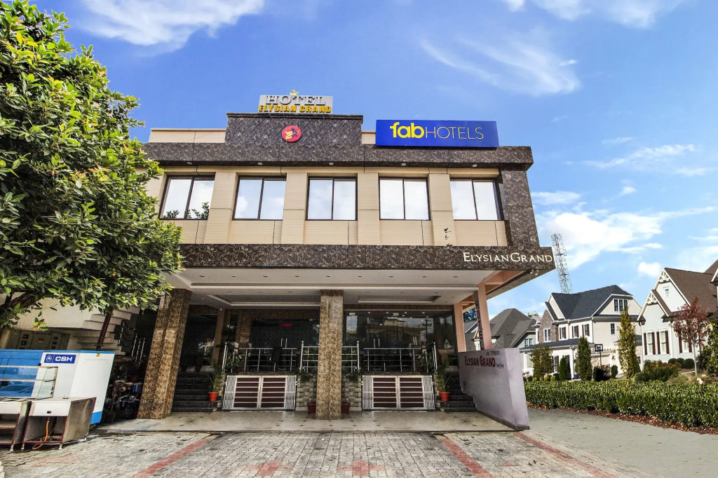 Via Elysian Grand - 3 kms from Chaudhary Charan Singh International Airport Lucknow