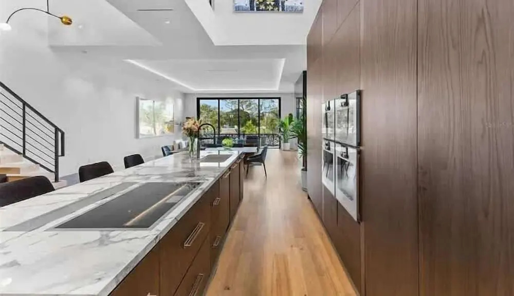 Lux Penthouse 4-story Stunner Rooftop Views